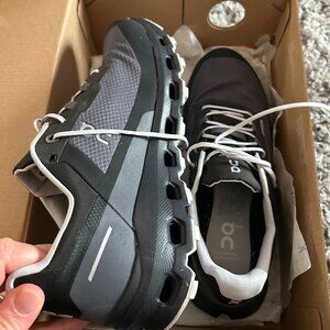 Women's On Cloudvista Waterproof Sneakers Size 8.5 - Brand New